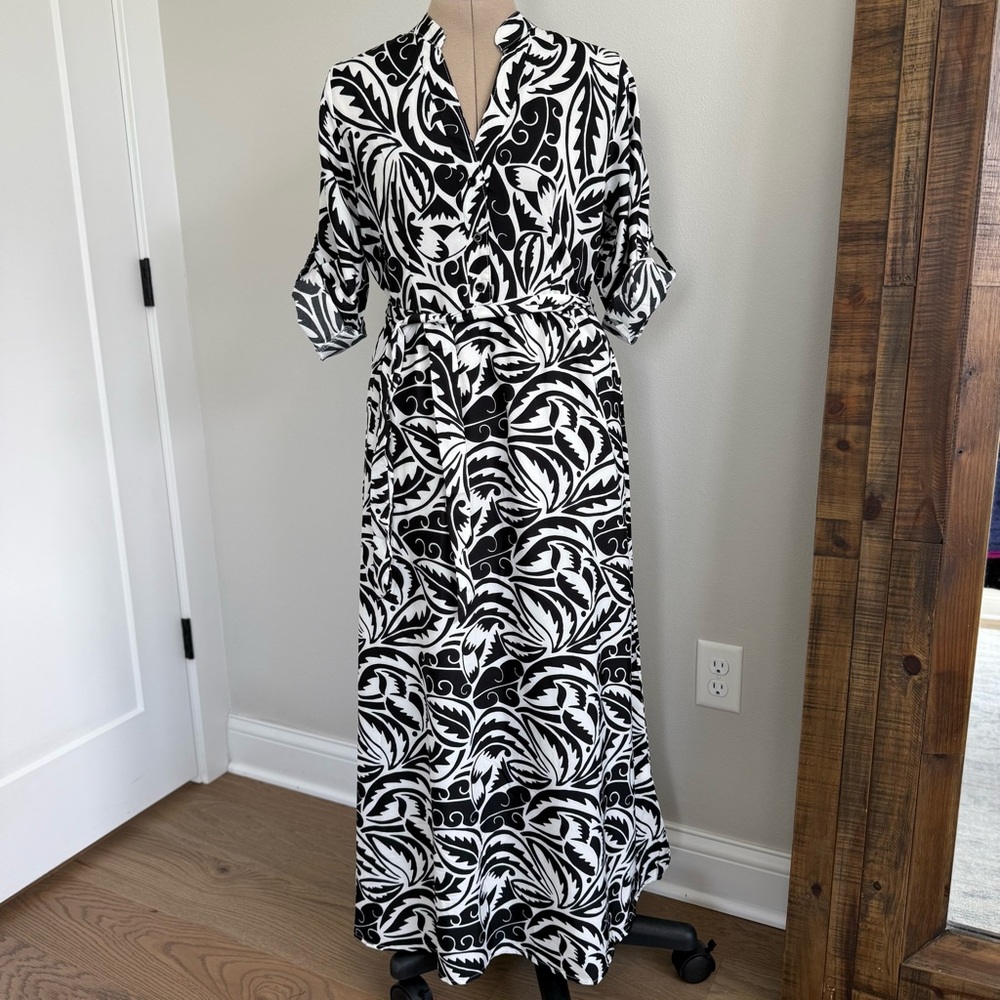 AZ Black and White Tropical Leaf Print Long Max Dress Women's Size‎ Small/Medium